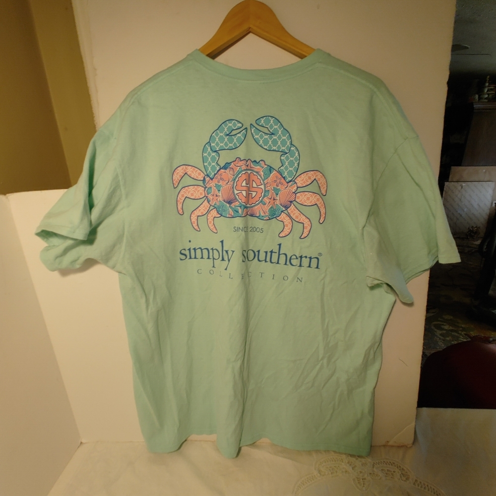 Womens Simply Southern Green T Shirt Size XL. Crab on Back